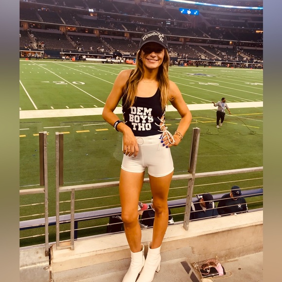 πͺ©ππ«IβM LIVEEEEE! COME HAVE FUN β¨π€ Closet reign is now in session. LETSSSS Gooo0 - Picture 10 of 17